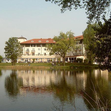 Hotel Landhaus Milser Дуйсбург Экстерьер фото