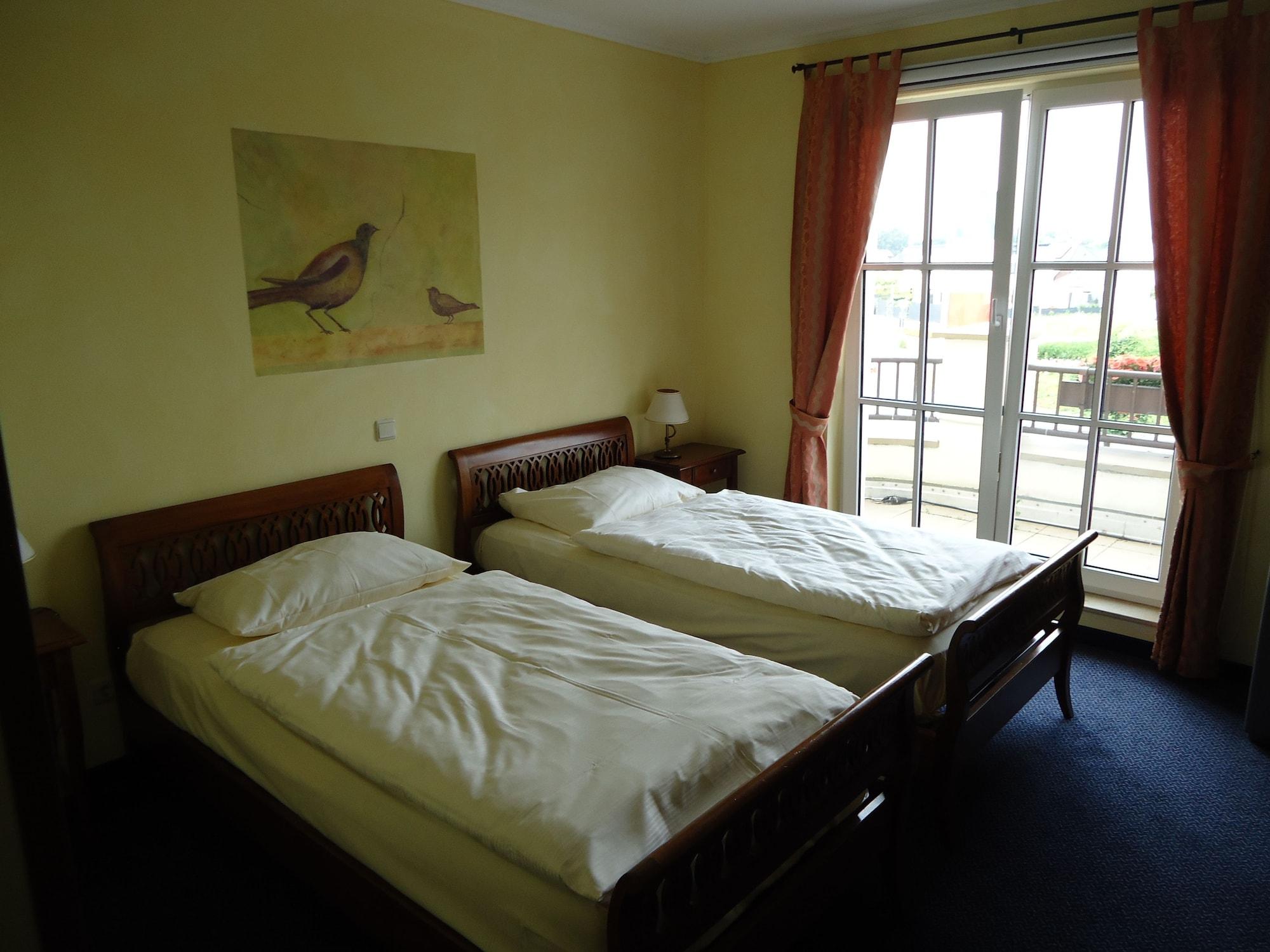 Hotel Landhaus Milser Дуйсбург Экстерьер фото
