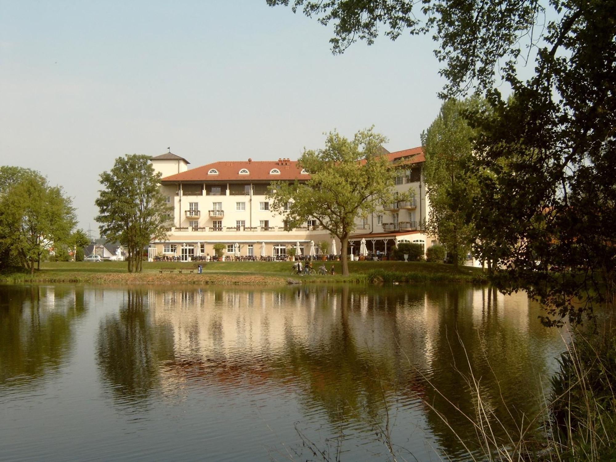 Hotel Landhaus Milser Дуйсбург Экстерьер фото