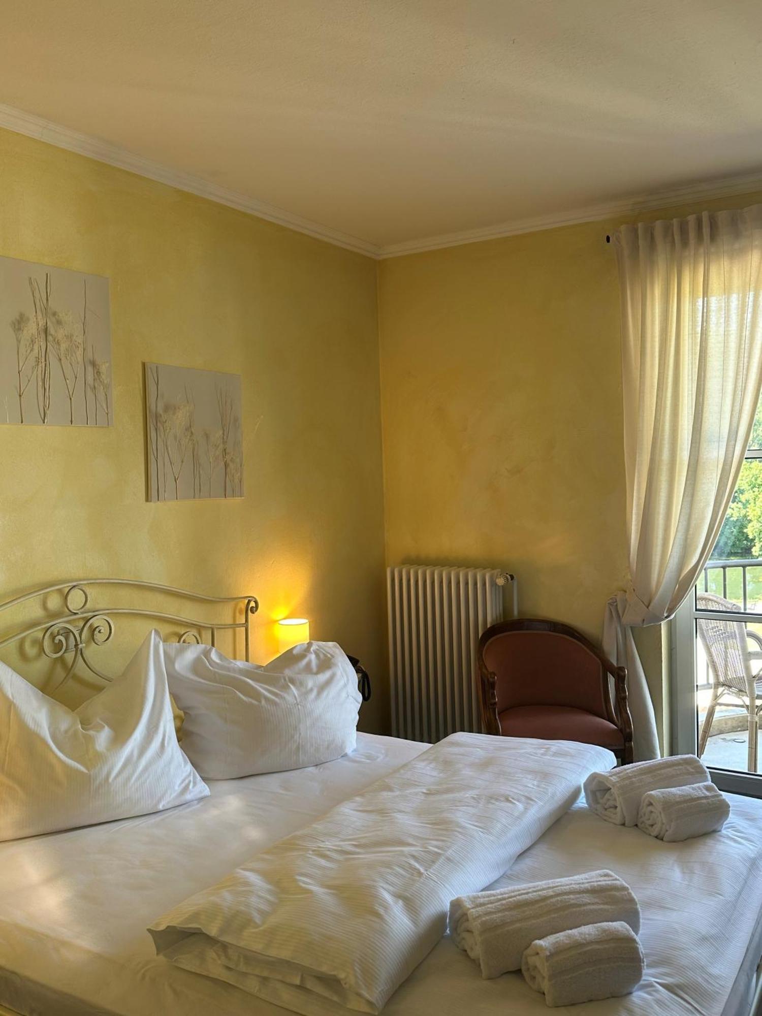 Hotel Landhaus Milser Дуйсбург Экстерьер фото