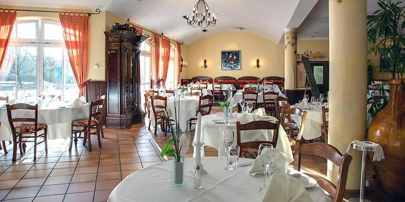 Hotel Landhaus Milser Дуйсбург Экстерьер фото